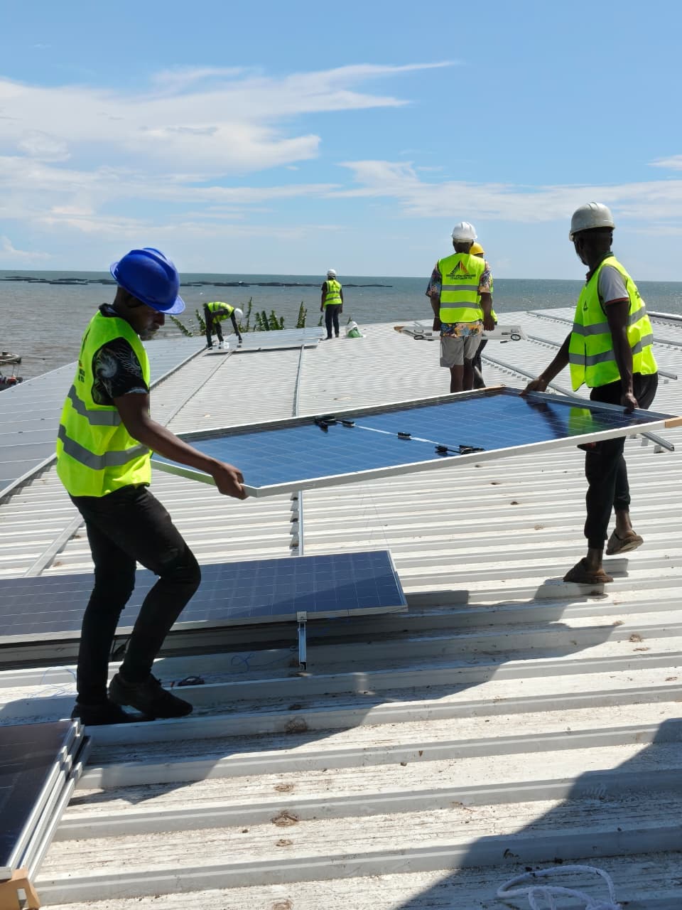 Hybrid home solar installation